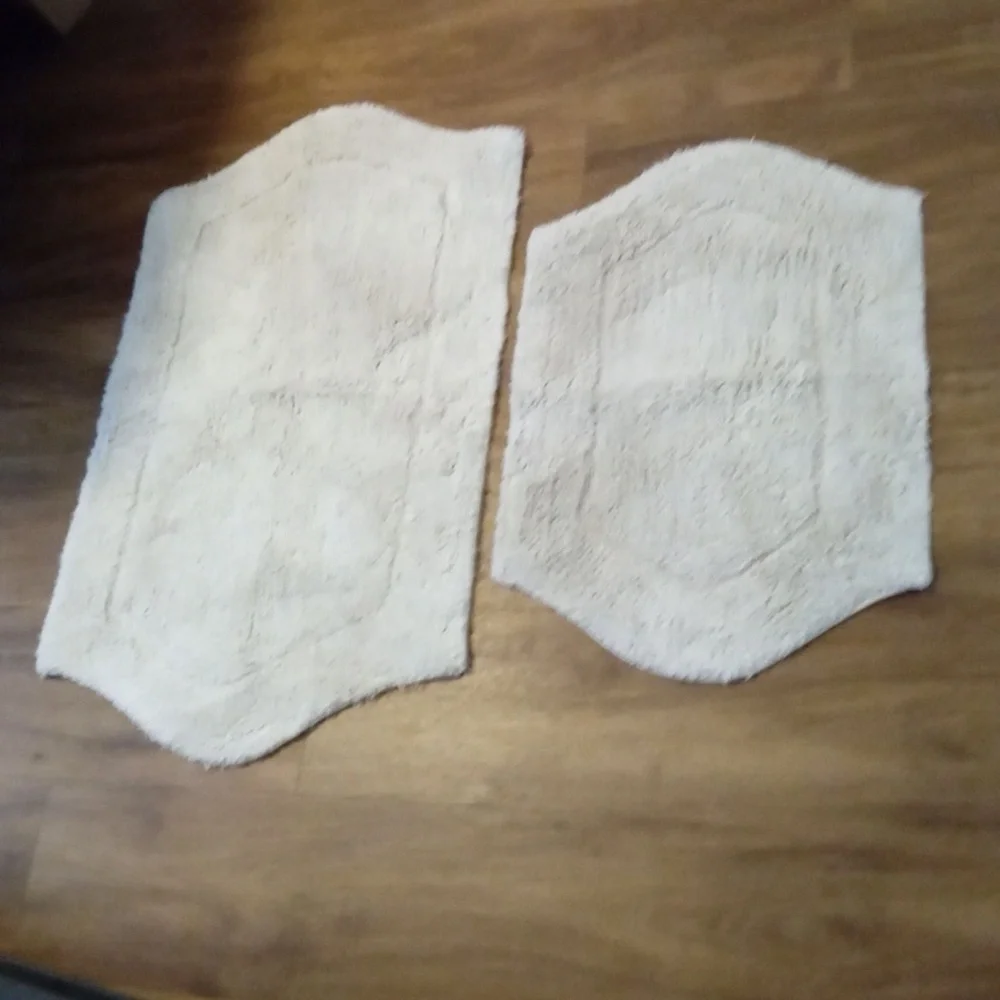 Bath Rugs - Picture 1 of 2